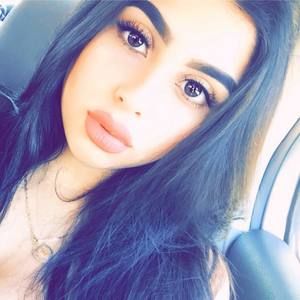 Meet your Posher, Carla